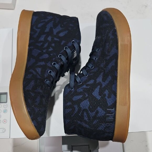 NOBULL Women's Dark Patterned Sneakers - Picture 4 of 8